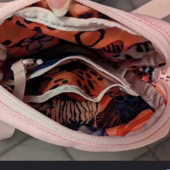 Baboon to the moon b2tm sling bag - Picture 4 of 7